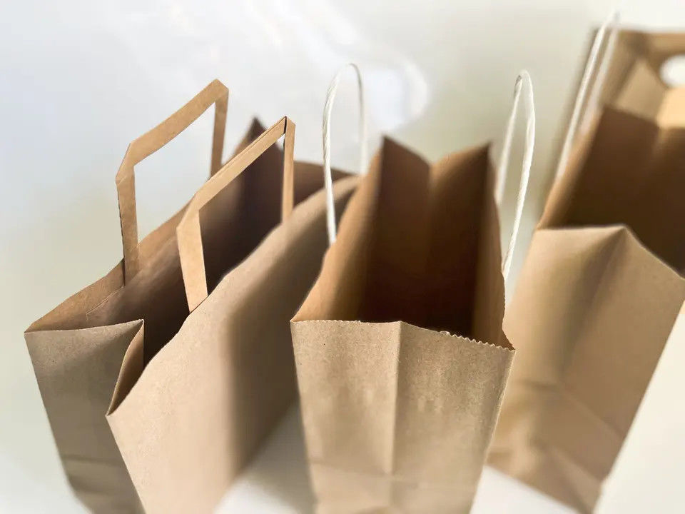 Compras de papel de encargo del cumpleaños de Tote Bag Retail Flower Window del regalo de Eco Brown
